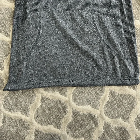 🖤Lululemon Top🖤 - Picture 3 of 7